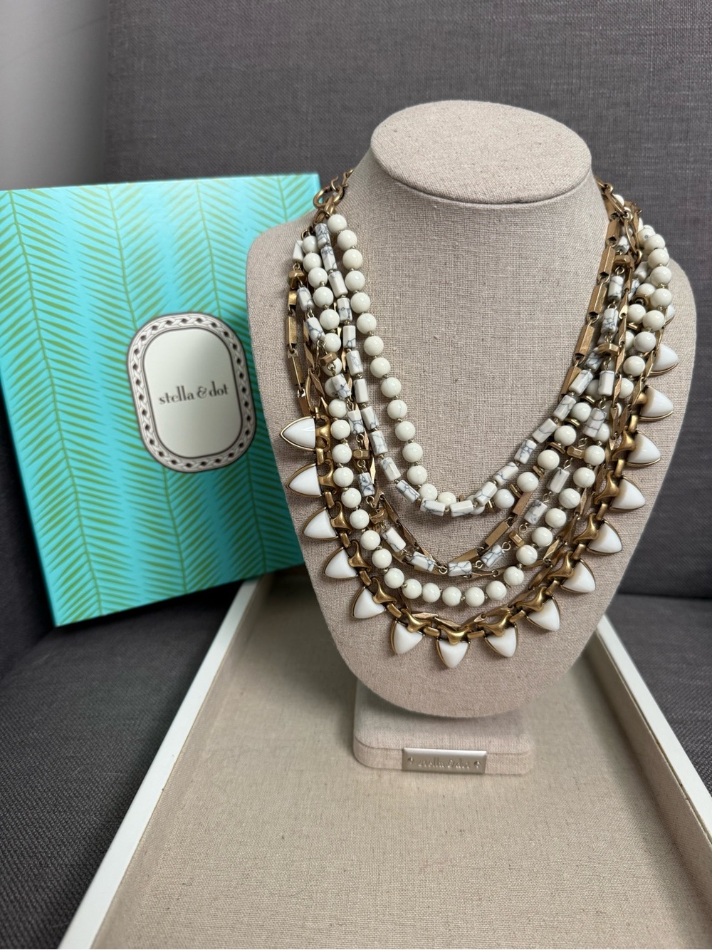 Stella & Dot Sutton 5 in 1 Statement Necklace with box